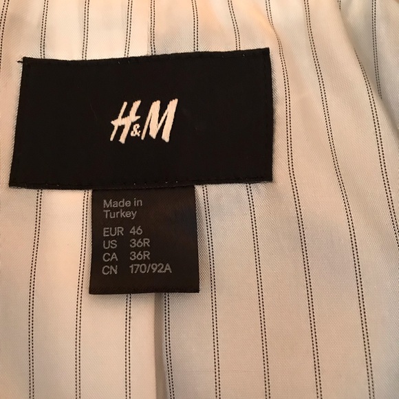 Gray suit jacket with black trim - Picture 2 of 7